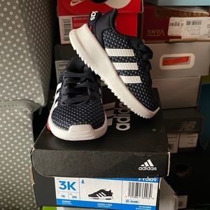 Adidas Racer size 3k